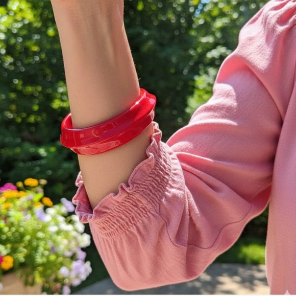 Avon Jewelry - ❤️🍒 Wide Vintage Bangle Bright Cherry Red Space Age Bracelet ♥️🍒♥️